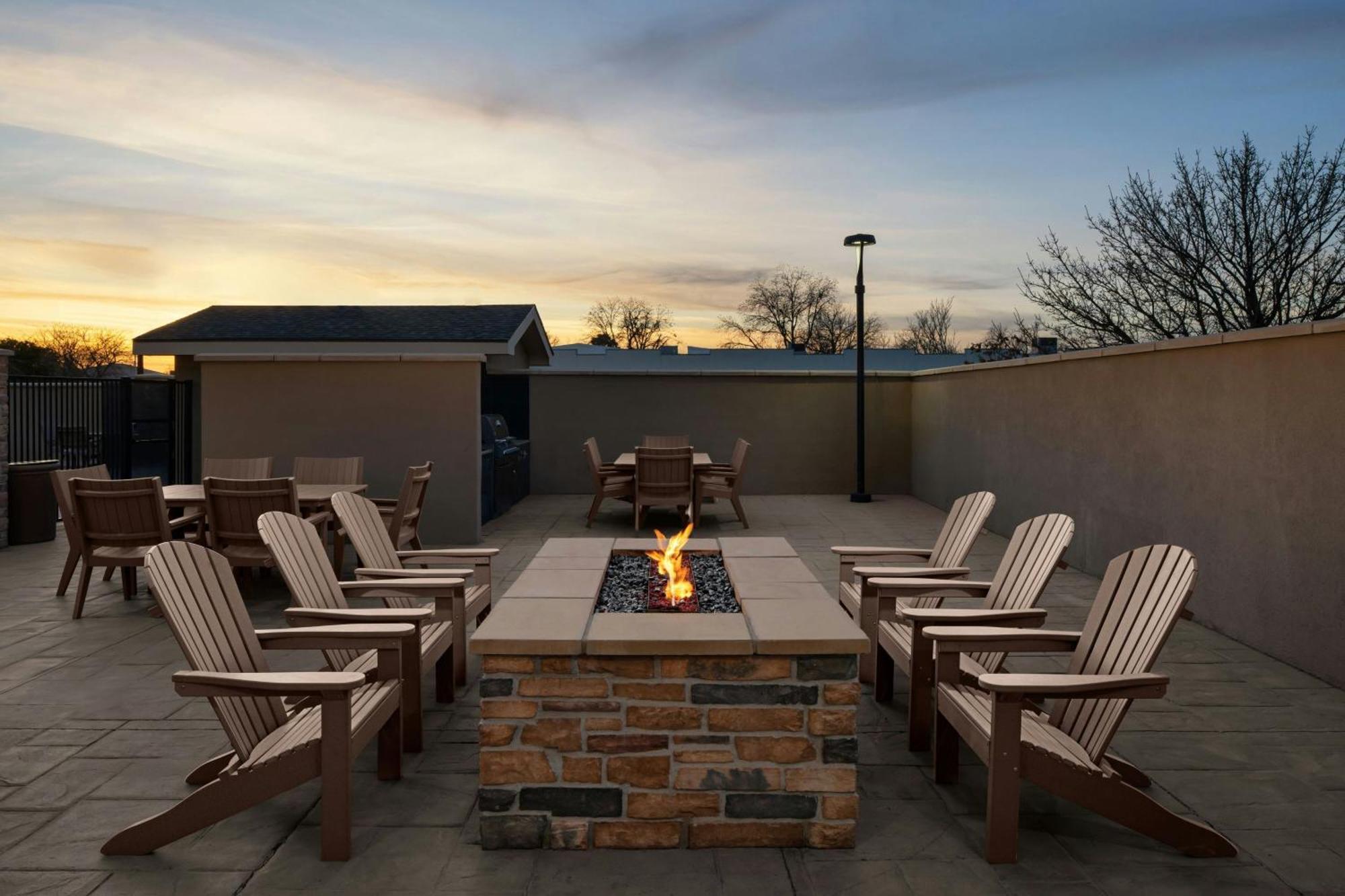 Towneplace Suites By Marriott Carlsbad Exterior photo